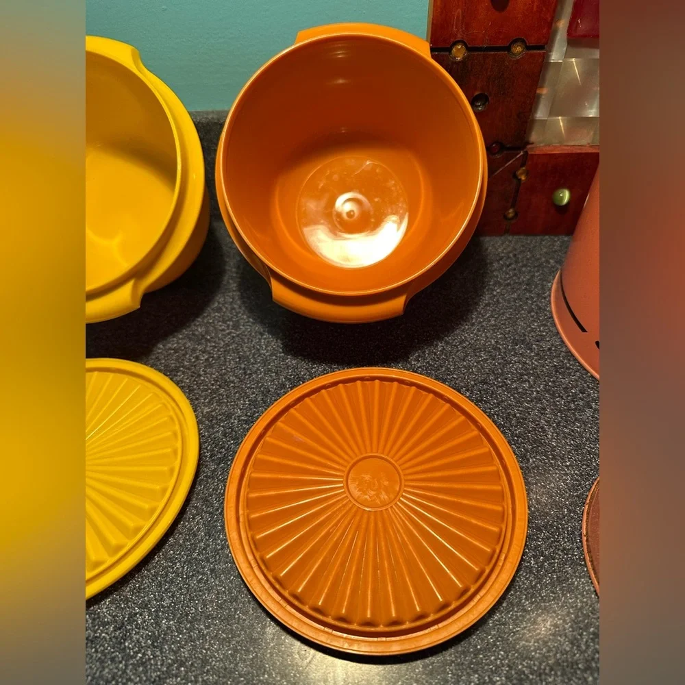 Harvest Colors Tupperware 8-Piece Servalier & Seal-N-Serve Combo Set With Lids